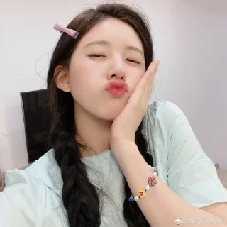😚 emoji @zhaolusi_fanclub Telegram sticker 3 of 50