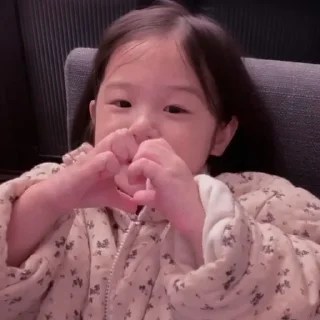 🦋 emoji Baby sulli @denganrisadisini Telegram sticker 4 of 15