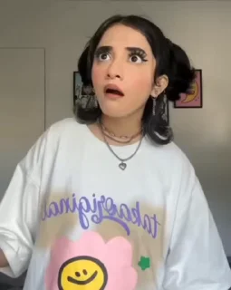 😲 emoji 𝘿𝘼𝙄𝙎𝙔 • 𝗠𝗔𝗙𝗜𝗔's video pack (@Mikasa_Ackr_bot) Telegram sticker 9 of 15