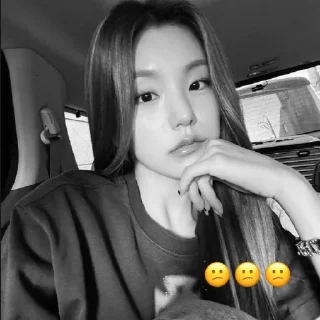 Sticker from yeji by @hwangarch