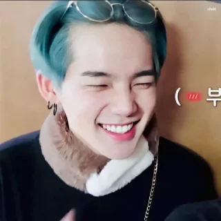 Sticker from Choi hyunsuk punya @kakigurita