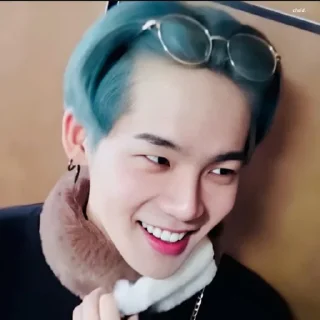Sticker from Choi hyunsuk punya @kakigurita