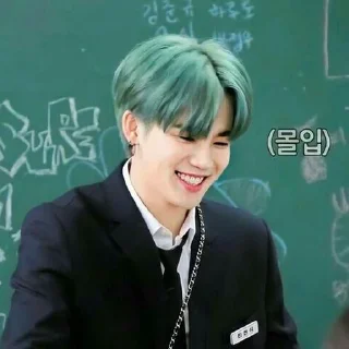 Sticker from ⋆ choi hyunsuk, @dowoonenamhari
