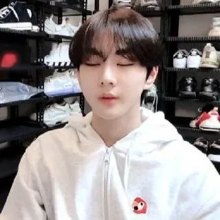 Sticker from YANG JUNGWON ✧ @KIMJCNNIEST