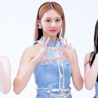 Sticker from tzuyu ! @pinkypenguin