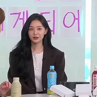 Sticker from kim ji-won :: @gifceline