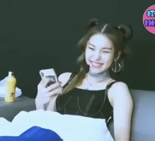 🦄 emoji Hwang yeji @BUNNYDIARYZ Telegram sticker 22 of 44