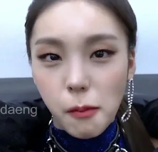 🦄 emoji Hwang yeji @BUNNYDIARYZ Telegram sticker 10 of 44