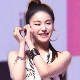 Sticker from hwang yeji | @O93INC