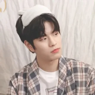 Sticker from ⊱⋅ @skz_stickers⋅⊰