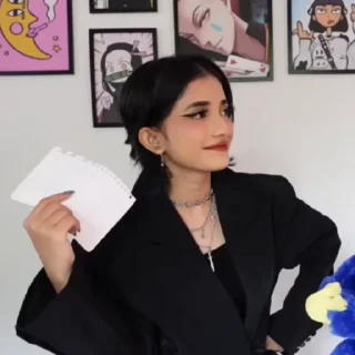 Sticker from 𝔻𝕖𝕨 ᵏᶦᵈᵈᵒ🩵🖇....•°'s video pack (@YaeMiko_Roxbot)