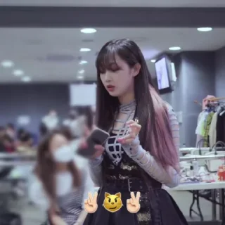 Sticker from @K4NGHY3MON aeri uchinaga
