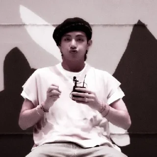 Sticker from Kim Taehyung @aesthaticgirll