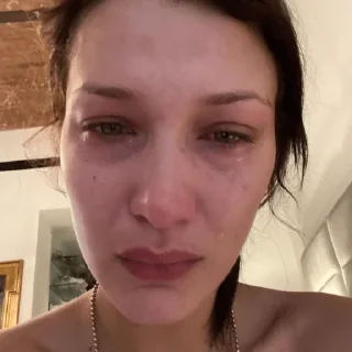 😀 emoji Bella Hadid Telegram sticker 5 of 30