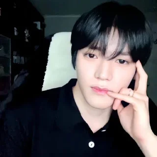Sticker from LEE TAEYONG V.2 @leviosastory