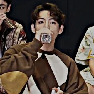 🐻 emoji 迎 𝐊𝐈𝐌 𝐓𝐀𝐄𝐇𝐘𝐔𝐍𝐆 [ @sebatcrot ] Telegram sticker 6 of 100