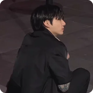 Sticker from ƐմքհօɾìçلҠ (@jk10000hourss)