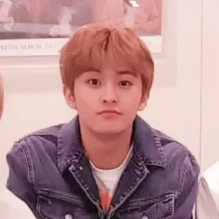 Sticker from ☆｡ MARK LEE  、— @GLOCRIUS