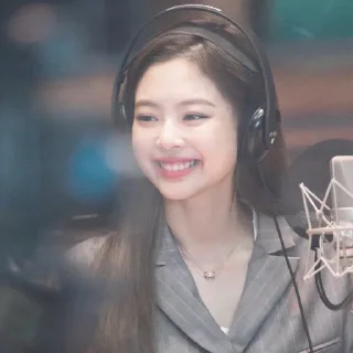 Sticker from DBW Jennie 1 : :。@VAQUEENA