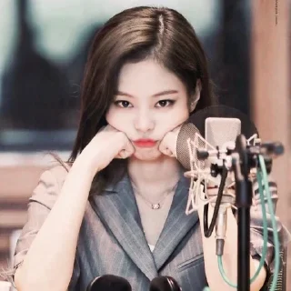Sticker from DBW Jennie 1 : :。@VAQUEENA
