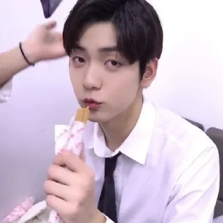 🐰 emoji Soobin @KpopThemaBee Telegram sticker 7 of 30