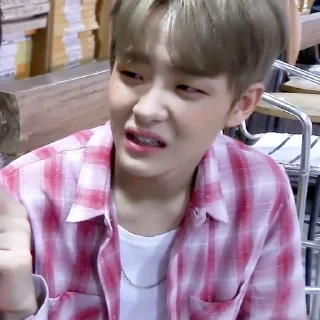 Sticker from jihoon - @RAYN_JAR