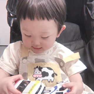Sticker from 𝐁aby gemoi @puddingstroberii