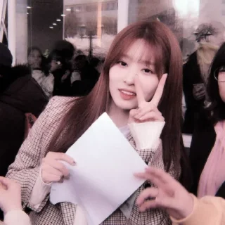 💗 emoji ❏⃟۪۪۪⃛⃟꒲kim minju by @CCUTIESTBABY ◍𑂺ི⸼ Telegram sticker 6 of 50