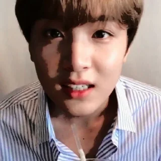 Sticker from @ddefullsunie as lee haechan 🐻