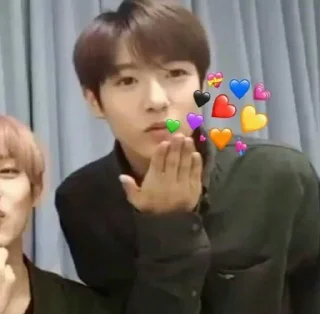 🤍 emoji @iDarrean as Huang Renjun Telegram sticker 23 of 81