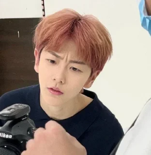 🤨 emoji Liu meng meme' by : @liumengch Telegram sticker 8 of 16