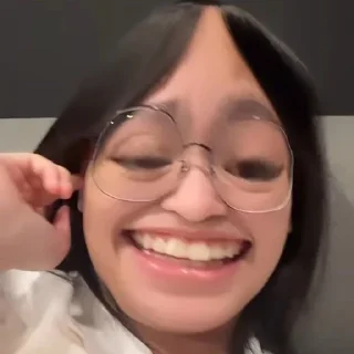 adel jkt48 @stikergifjkt48 sticker 1
