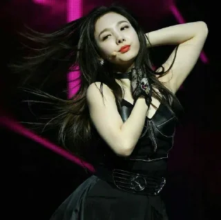 Sticker from IM NAYEON ㅡ by @taerastickers