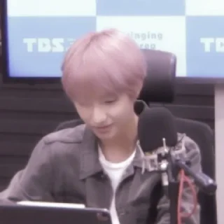 📻 emoji renjun radio 🎙 Telegram sticker 4 of 55
