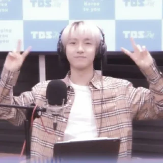 📻 emoji renjun radio 🎙 Telegram sticker 13 of 55