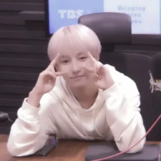📻 emoji renjun radio 🎙 Telegram sticker 23 of 55