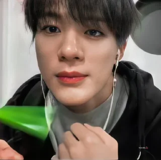 Sticker from @jaehyunisme as jeno