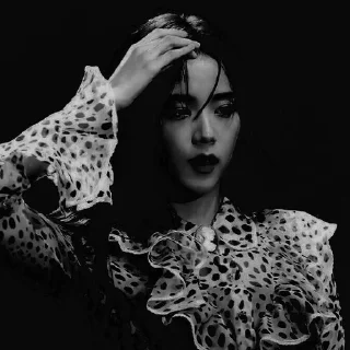 Sticker from Jisoo hot dark- @aesthaticgirll