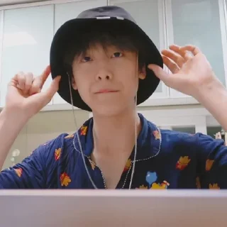 Sticker from ⨳ sanha ⭑ @stickernct