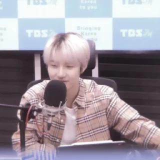 📻 emoji renjun radio 🎙 Telegram sticker 15 of 55