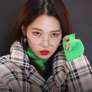 ❤️ emoji Alya's ( Somin) by @taerastickers Telegram sticker 7 of 21