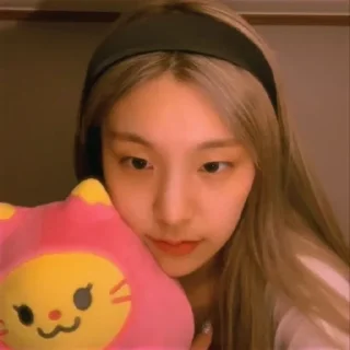 🍒 emoji Hwang Yeji | by : ⩩—🎨 @Galaxyxmoon Telegram sticker 12 of 26