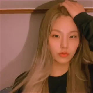 🍒 emoji Hwang Yeji | by : ⩩—🎨 @Galaxyxmoon Telegram sticker 4 of 26