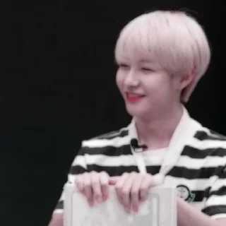 Sticker from huang renjun @stickernct