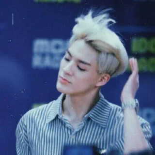 Sticker from @ranggae as jeno