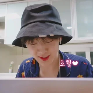 Sticker from ⨳ sanha ⭑ @stickernct