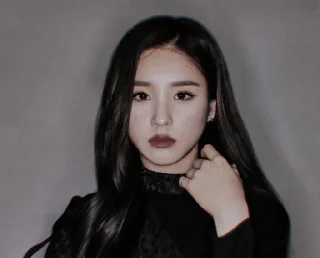⚔ emoji Heejin Telegram sticker 2 of 11