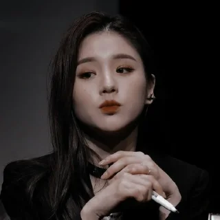 ⚔ emoji Heejin Telegram sticker 4 of 11