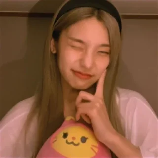 🍒 emoji Hwang Yeji | by : ⩩—🎨 @Galaxyxmoon Telegram sticker 16 of 26