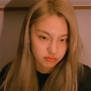 🍒 emoji Hwang Yeji | by : ⩩—🎨 @Galaxyxmoon Telegram sticker 7 of 26